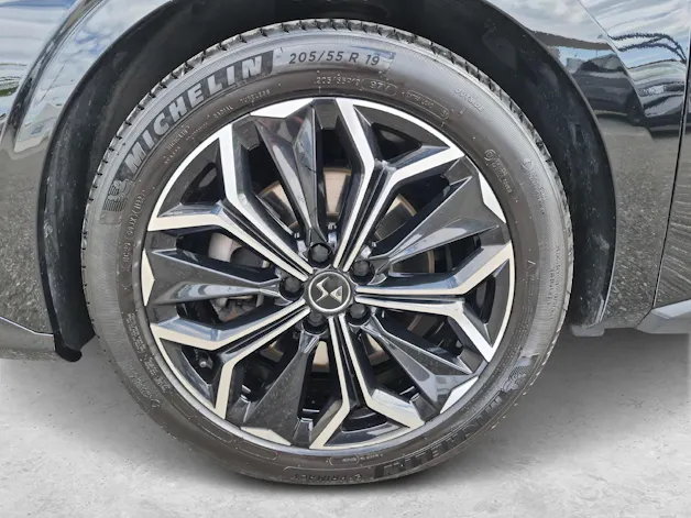 DS Automobiles 4 1.6 PureTech Rivoli / ab 3,99% Leasing bei Abschluss einer Protect Autoversicherung