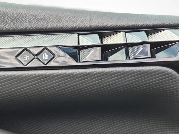 DS Automobiles 4 1.6 PureTech Rivoli / ab 3,99% Leasing bei Abschluss einer Protect Autoversicherung