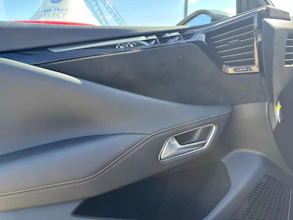 https://vehicle.imgix.net/4325871/6347520b-a049-49b8-9cbb-e0fe7bf2e28a.jpg