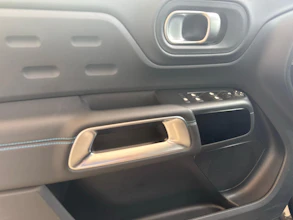 https://vehicle.imgix.net/4325875/98b17633-4cb5-474f-a8cd-b91d95f793f4.jpg