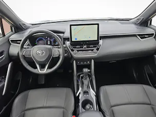 Toyota Corolla Cross 2.0 HSD Premium AWD-i / ab 3,99% Leasing bei Abschluss einer Protect Autoversicherung