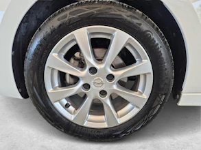 https://vehicle.imgix.net/4325877/bfff398d-76d5-4822-b63f-e8200c38ff1b.jpg