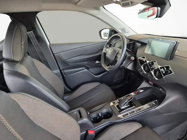 DS Automobiles 3 Crossback E-Tense Bastille / ab 3,99% Leasing bei Abschluss einer Protect Autoversicherung