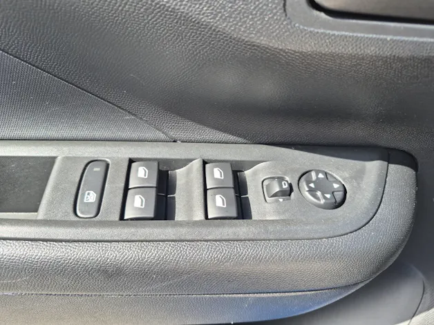 Opel Frontera 1.2 T HEV Edition / ab 3,99% Leasing bei Abschluss einer Protect Autoversicherung