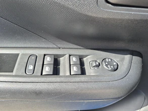 https://vehicle.imgix.net/4325883/68de350d-e06e-43d2-8f9c-50eea6238391.jpg