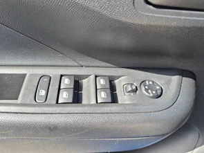 Fahrzeugbild OPEL Frontera 1.2 T HEV Edition / ab 3,99% Leasing bei Abschluss einer Protect Autoversicherung