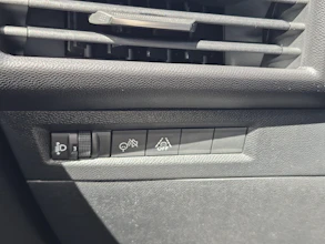 https://vehicle.imgix.net/4325883/85129928-76bf-4ca4-a484-b6e57330103e.jpg