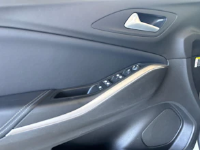 https://vehicle.imgix.net/4325885/04c31eaf-e97c-4516-9d0c-adab50d7143d.jpg