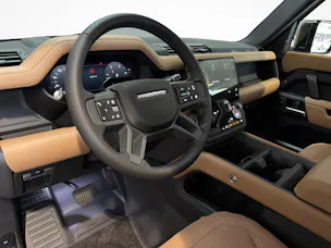 Land Rover Defender 110 3.0 D I6 250 X-Dynamic SE