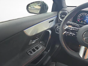 https://vehicle.imgix.net/4325931/213ea7f5-a459-490e-af05-6fe92f9ecce1.jpg