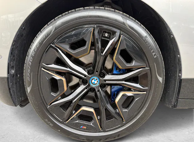BMW iX M60