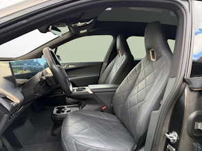 https://vehicle.imgix.net/4325988/adfea76c-2014-40ba-a0d1-c98465635fff.jpg
