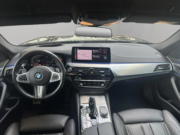 BMW 520d xDrive paddles