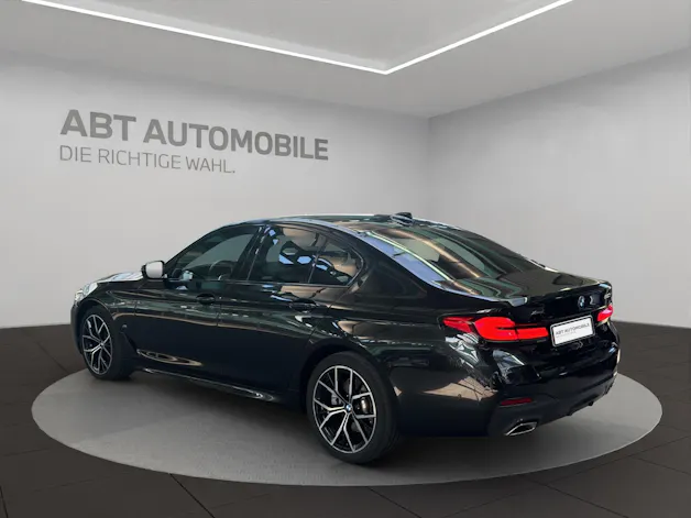 BMW 520d xDrive paddles