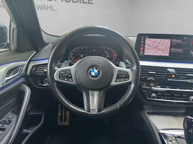 BMW 520d xDrive paddles