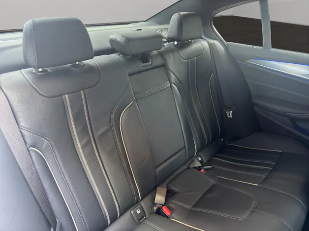 BMW 520d xDrive paddles