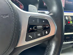 BMW 520d xDrive paddles