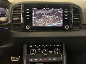 https://vehicle.imgix.net/4326027/145f73c9-1e3a-4b38-88d4-fdef4081b3e2.jpg