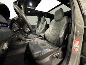 https://vehicle.imgix.net/4326027/a25980a9-ef51-4fa9-b97b-830d37281ccb.jpg