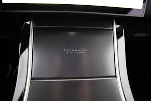 image du véhicule LAND ROVER Range Rover Velar 2.0 P400e Belgravia Edition