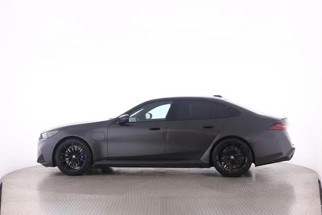 BMW M5 xDrive