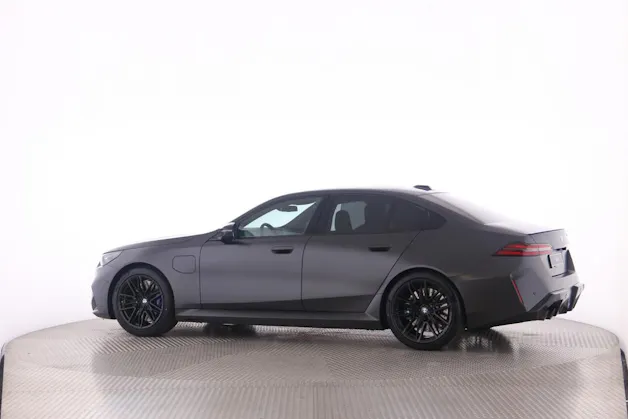 BMW M5 xDrive