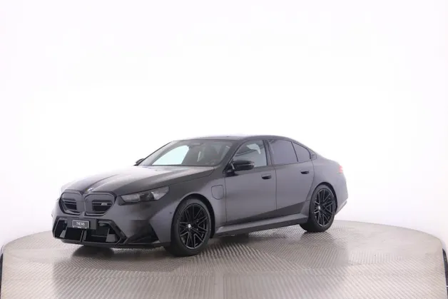 BMW M5 xDrive