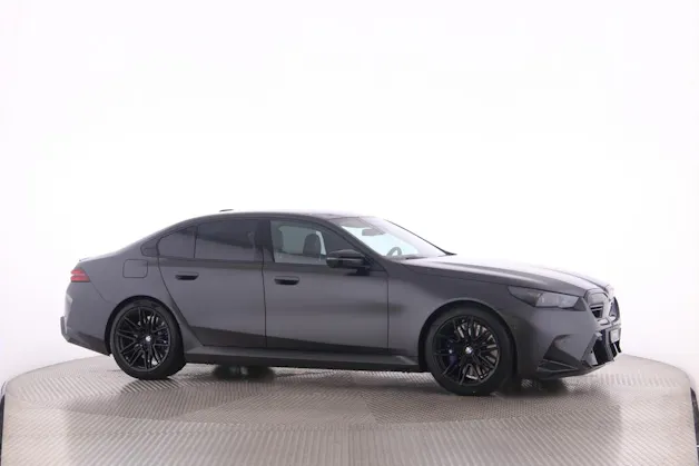 BMW M5 xDrive
