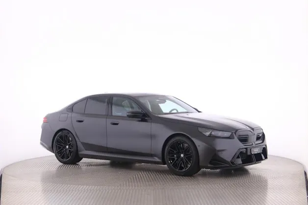 BMW M5 xDrive