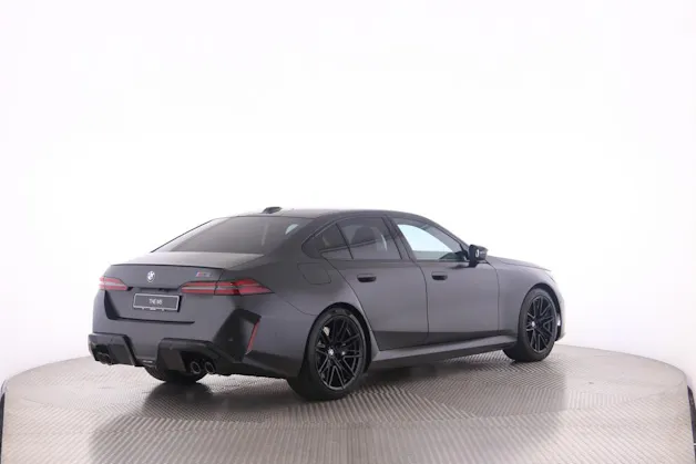 BMW M5 xDrive