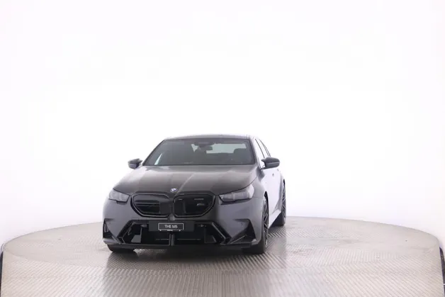 BMW M5 xDrive