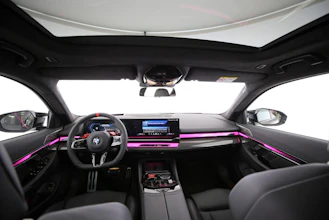 https://vehicle.imgix.net/4326045/e08b7a4c-6444-410d-9c01-8ff918ab2883.jpg