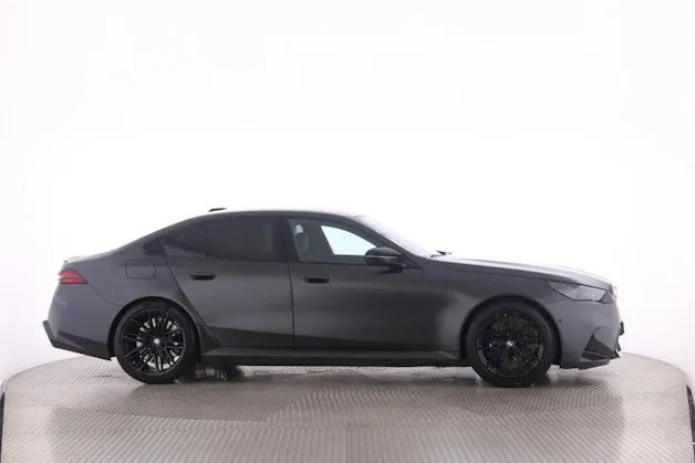 BMW M5 xDrive