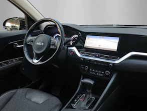 https://vehicle.imgix.net/4326076/de95ff0c-250d-4ba1-b56a-e2124466475d.jpg