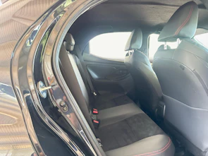 immagine del veicolo TOYOTA Yaris 1.5 VVT-i HSD GR Sport + Gancio traino amovibile incluso