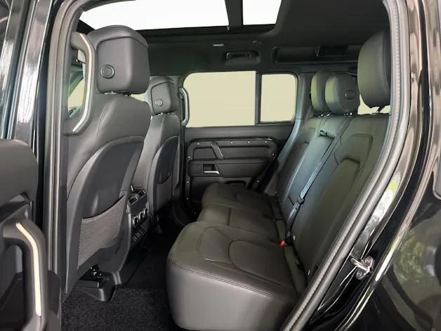 Land Rover Defender 110 2.0 P300e X-Dynamic HSE