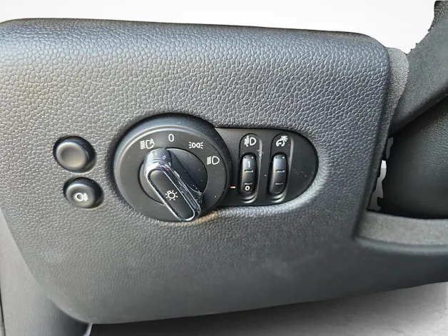 Mini F55 2.0i Cooper S SDKG / ab 3,9% Leasing bei Abschluss einer Protect Autoversicherung