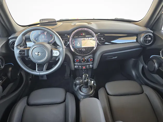Mini F55 2.0i Cooper S SDKG / ab 3,9% Leasing bei Abschluss einer Protect Autoversicherung