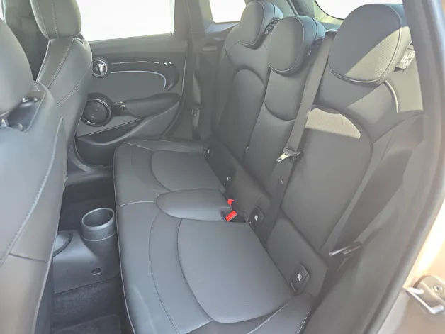 Mini F55 2.0i Cooper S SDKG / ab 3,9% Leasing bei Abschluss einer Protect Autoversicherung