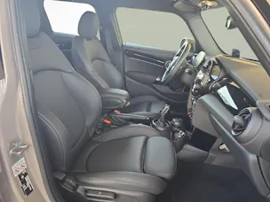 Mini F55 2.0i Cooper S SDKG / ab 3,9% Leasing bei Abschluss einer Protect Autoversicherung