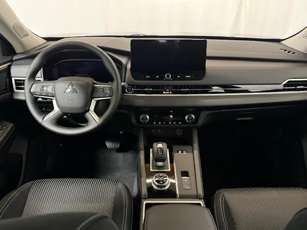 Mitsubishi Outlander 2.4 PHEV Inform 4x4