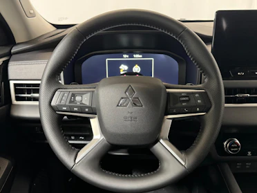 MITSUBISHI OUTLANDER 7