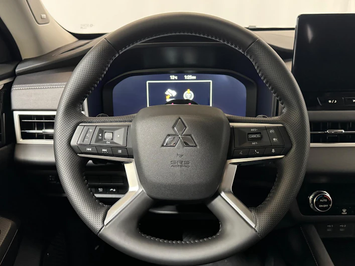 Fahrzeugbild MITSUBISHI OUTLANDER