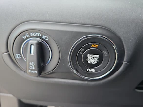 https://vehicle.imgix.net/4326213/1190d94a-8003-47fc-9784-b0564289eb62.jpg