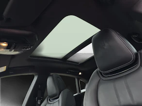 https://vehicle.imgix.net/4326213/21919bd4-504a-45f5-bac4-f771f9f4d2eb.jpg
