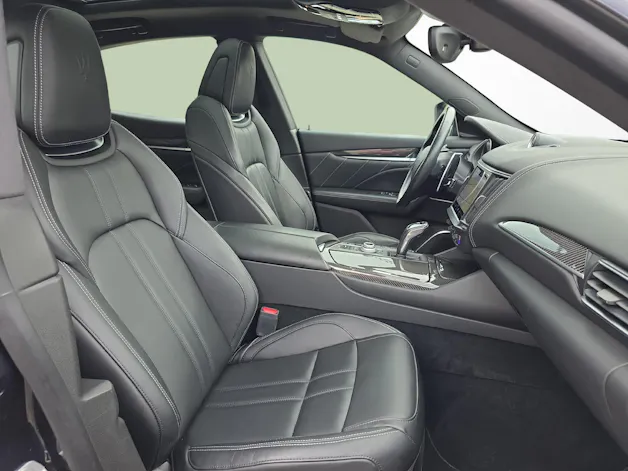 Maserati Levante 3.0 V6 GranSport / Jetzt mit attraktivem 1.9% Leasing!