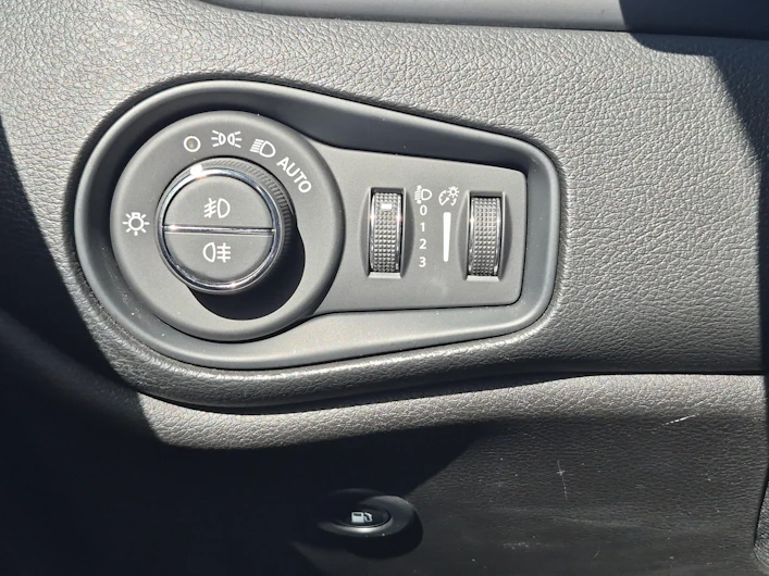 Fahrzeugbild JEEP RENEGADE