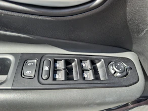 https://vehicle.imgix.net/4326215/a68d53e4-fd5b-4fec-9031-1de34a3bd20e.jpg