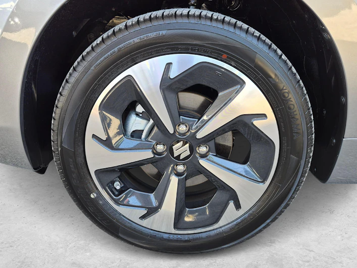 Fahrzeugbild SUZUKI SWIFT