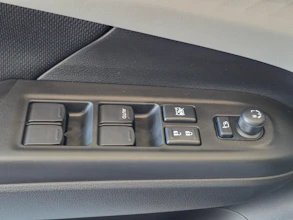 https://vehicle.imgix.net/4326220/dafd2f35-56d3-437b-9bcd-835c5b6beb80.jpg